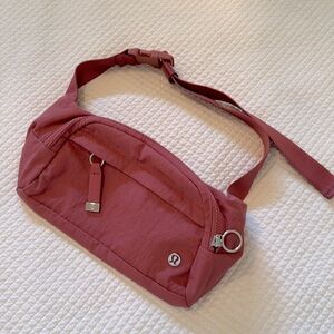 Lululemon belt bag rose color